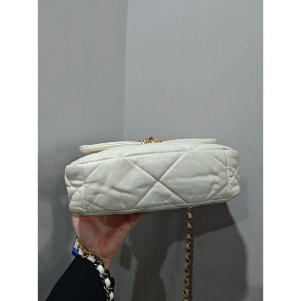 Chanel Women Pre-Loved Bag Very Good Condition - Picture 5 of 7